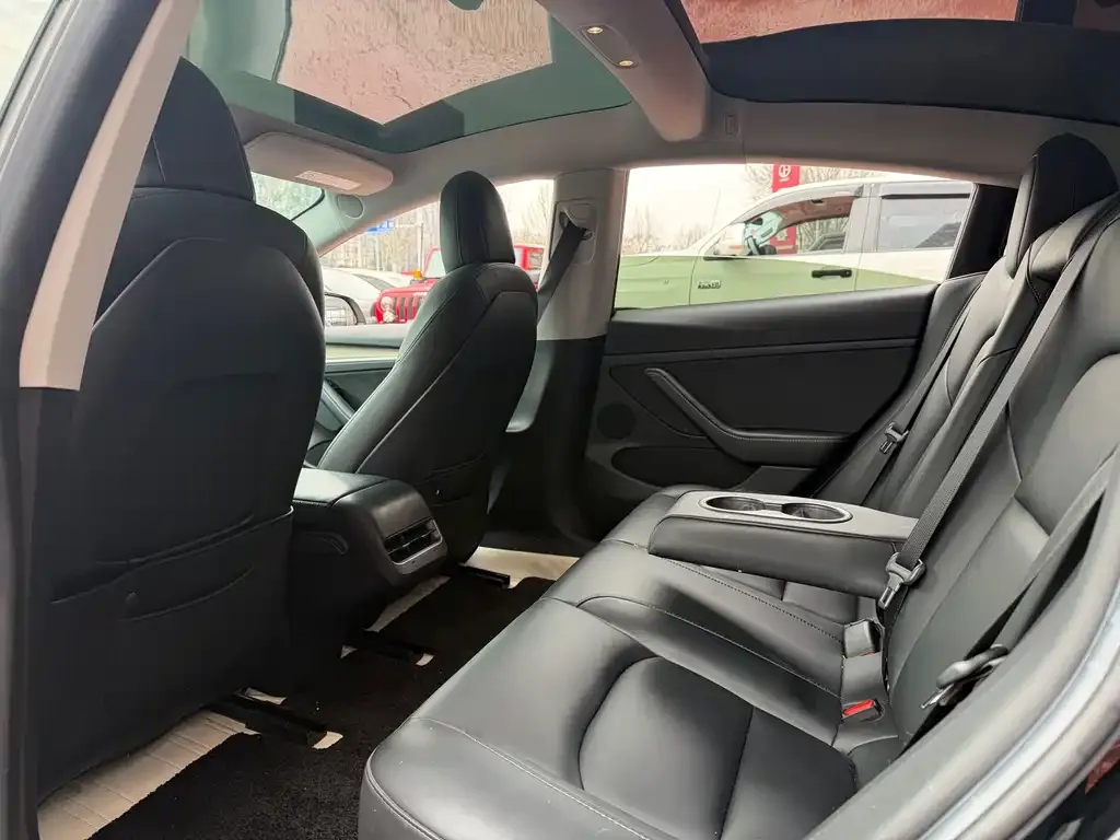 Tesla Model 3 — фото 4