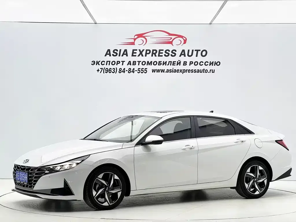 Hyundai Elantra 2023 из CN, фото 1