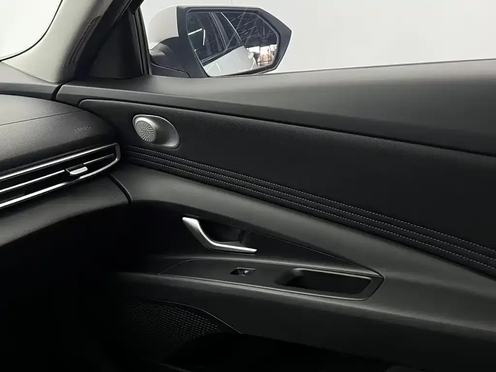 Hyundai Elantra 2023 из CN, фото 6