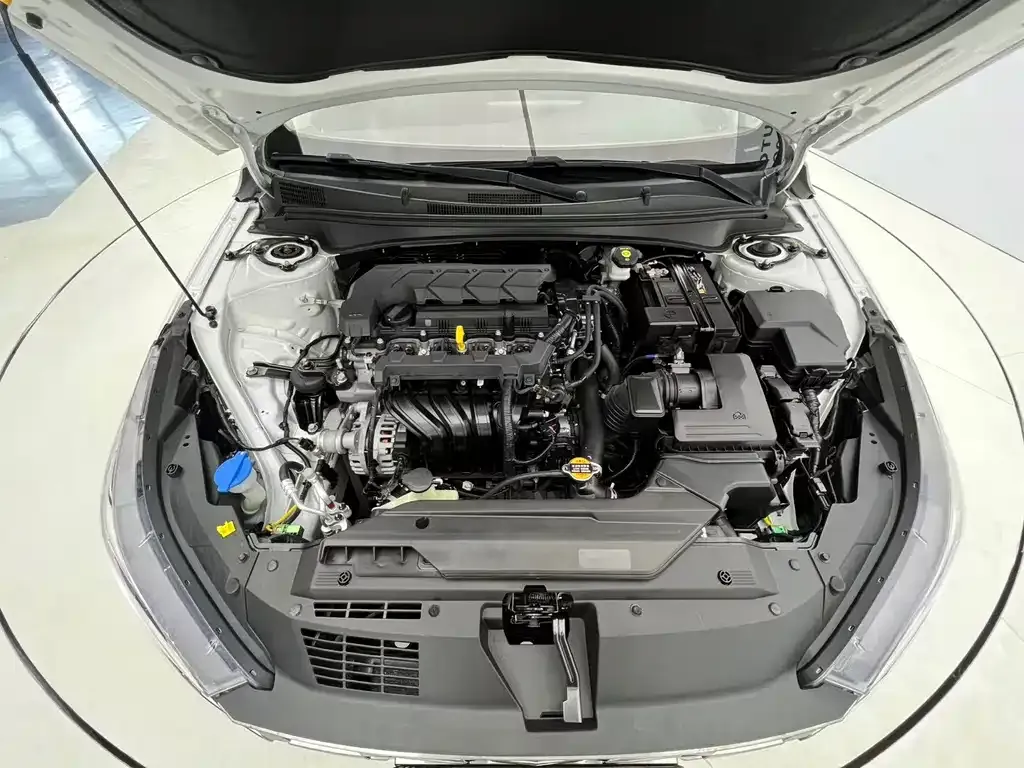 Hyundai Elantra 2023 из CN, фото 5