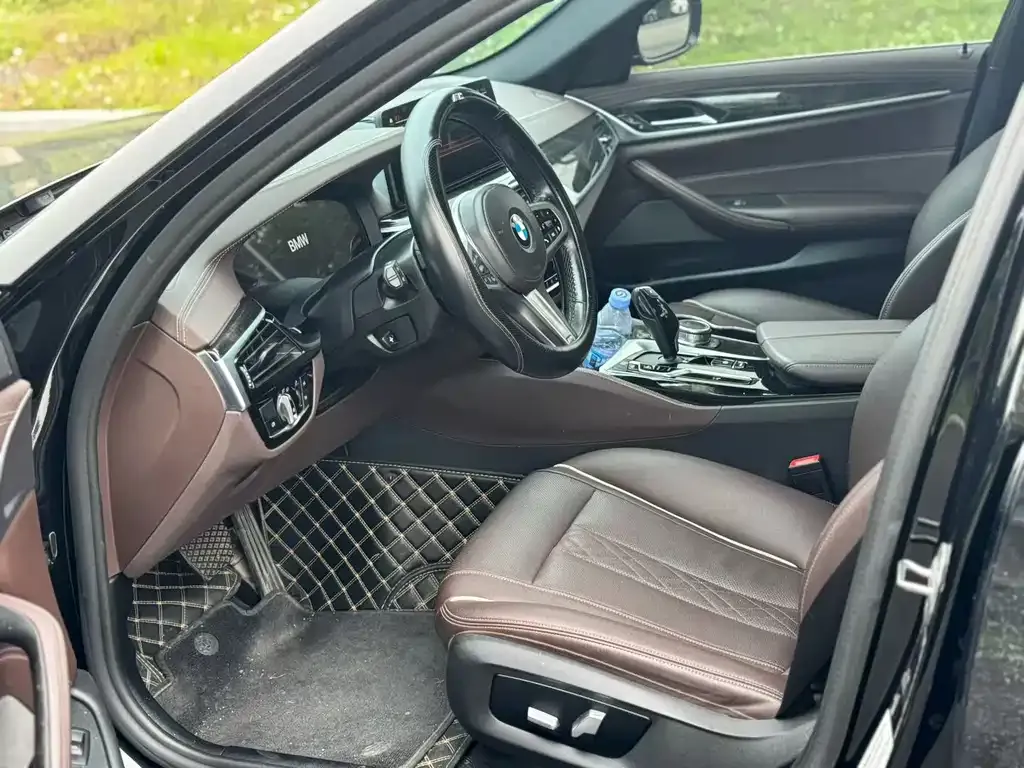 BMW 5 Series 2022 из CN, фото 3