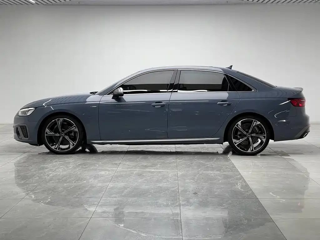 Audi A4L 2023 из CN, фото 7