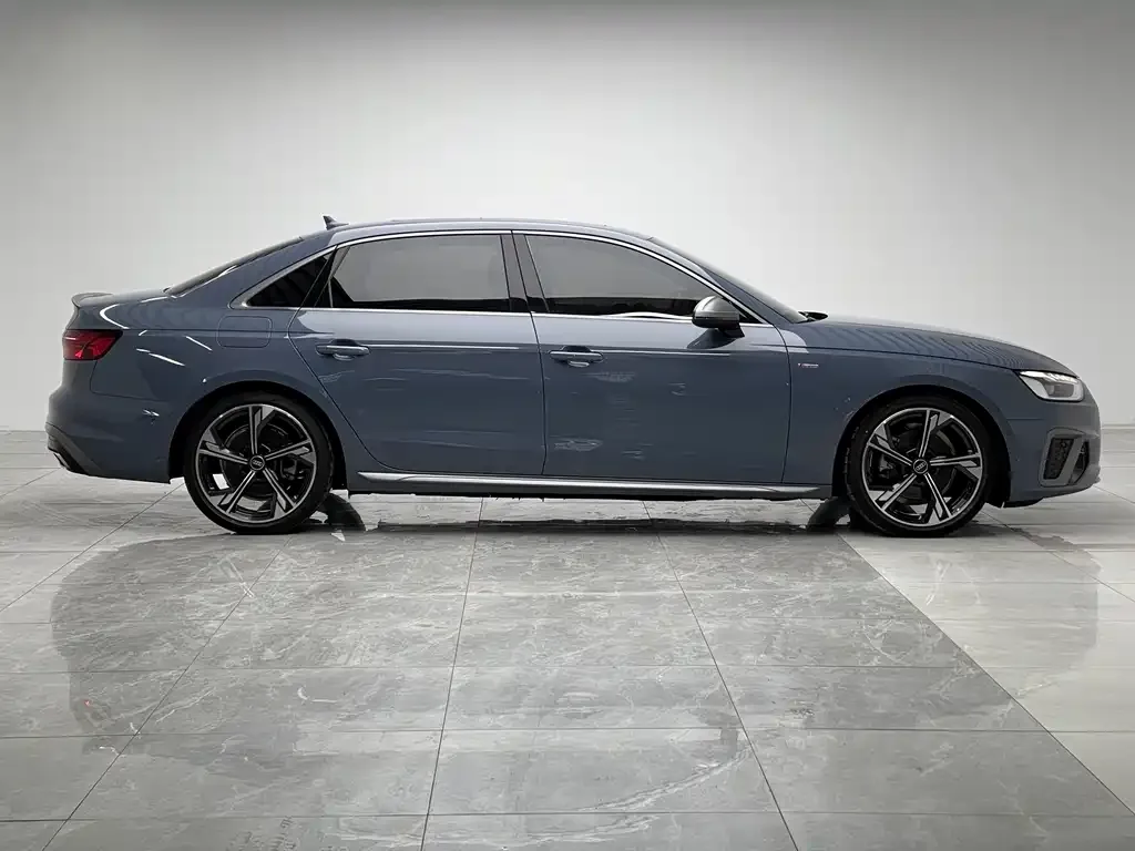 Audi A4L 2023 из CN, фото 6