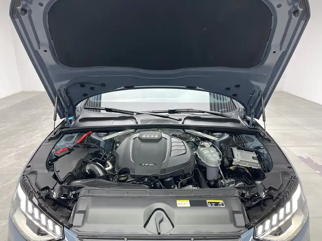 Audi A4L 2023 из CN, фото 10