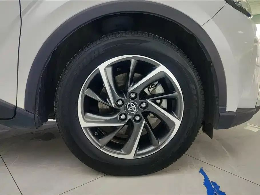 Toyota C-HR 2023 из CN, фото 2