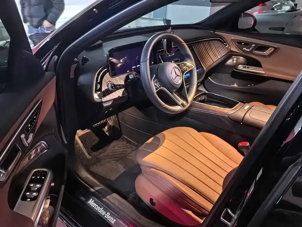 Mercedes-Benz E-Class 2025 из CN, фото 5
