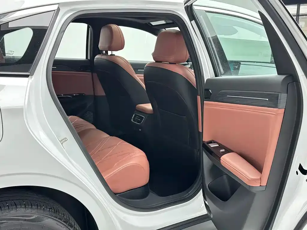 Geely Galaxy L6 2025 из CN, фото 5