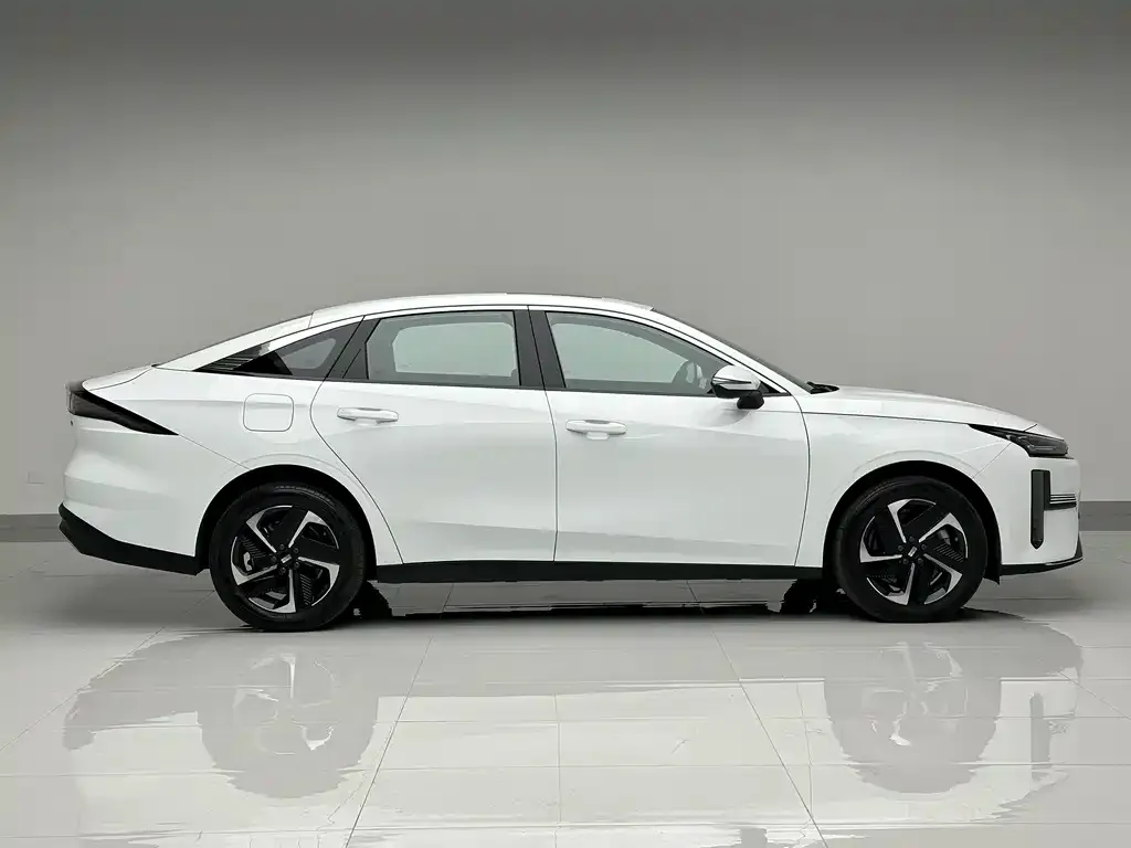 Geely Galaxy L6 2025 из CN, фото 4