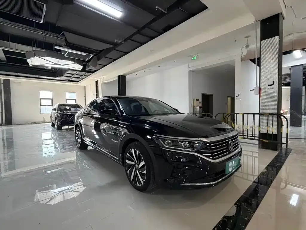Volkswagen Passat — фото 7