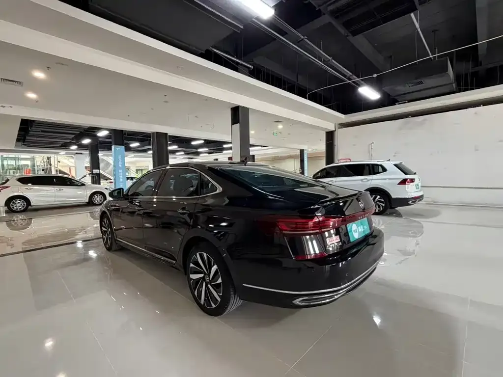 Volkswagen Passat — фото 9