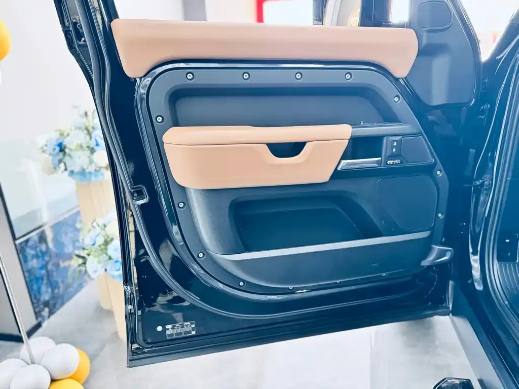 Land Rover Defender 2025 из CN, фото 6