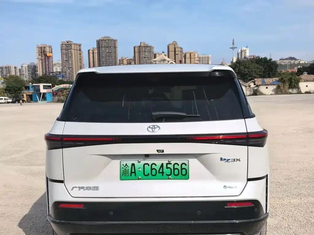 Toyota Platinum 3X 2025 из CN, фото 3