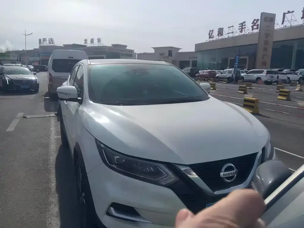 Nissan Qashqai 2021 из CN, фото 2