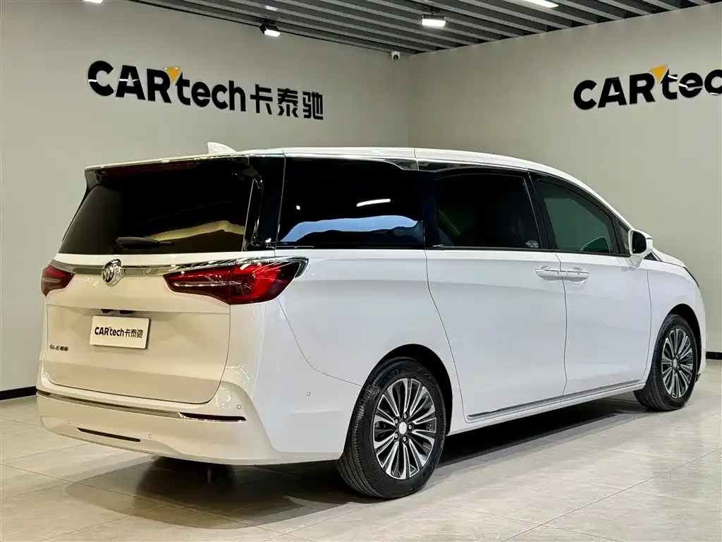 Buick GL8 2024 из CN, фото 3