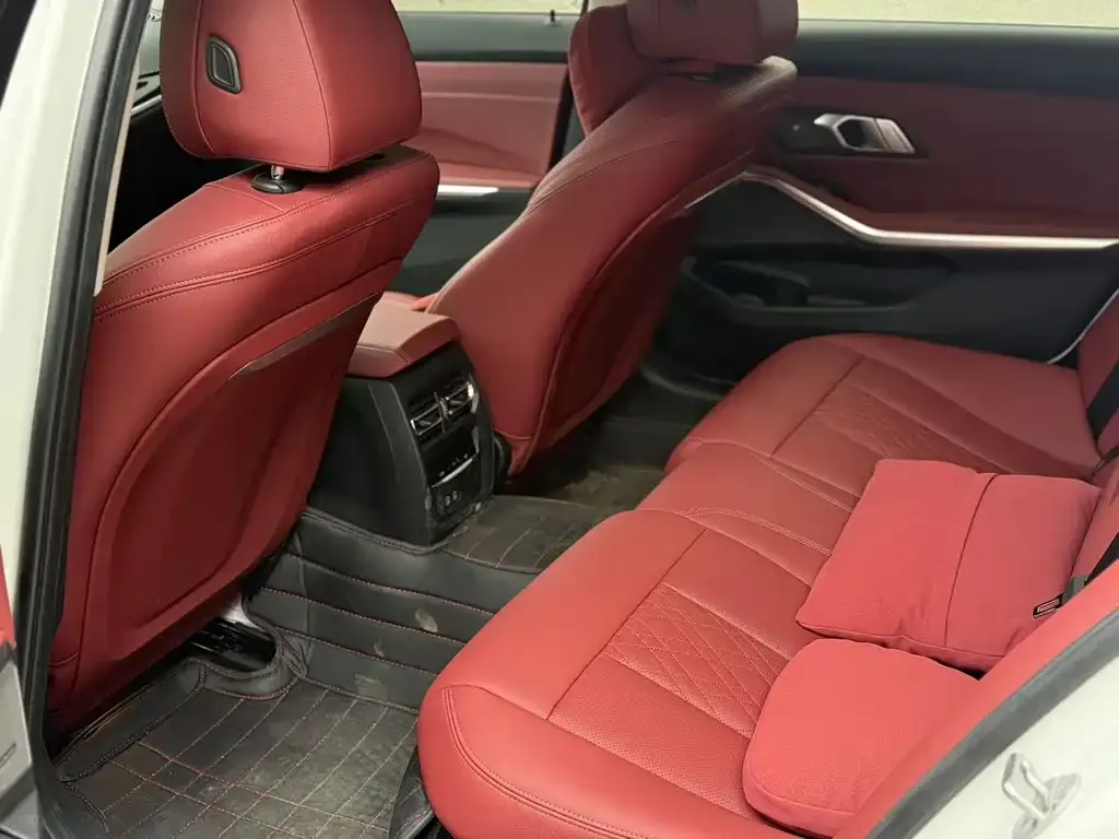 BMW 3 Series 2024 из CN, фото 2