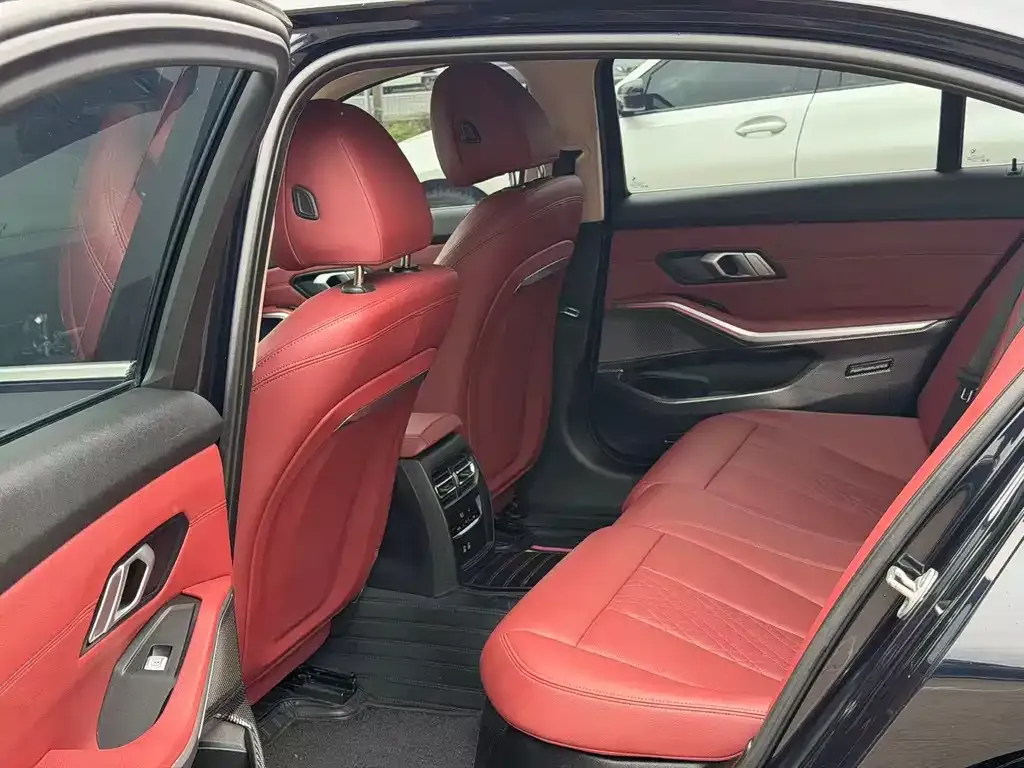 BMW 3 Series 2023 из CN, фото 5