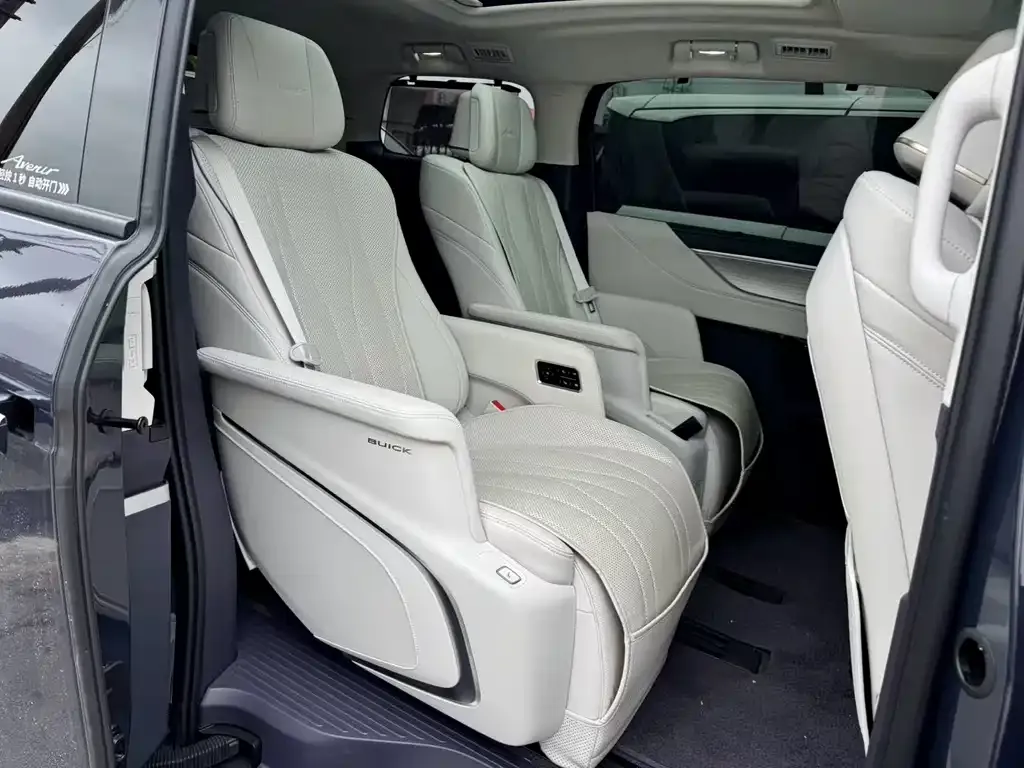 Buick GL8 Hybrid — фото 3