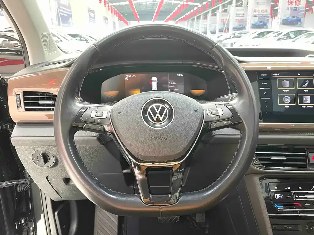 Volkswagen Tharu — фото 5