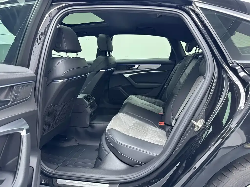 Audi A6L 2022 из CN, фото 6