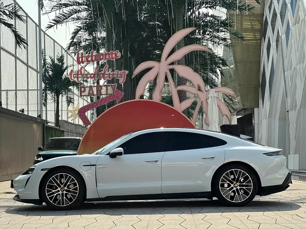 Porsche Taycan 2023 из CN, фото 8