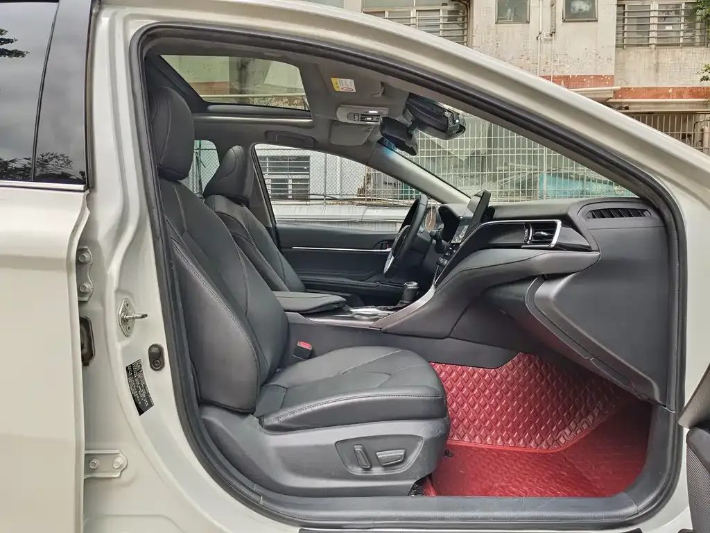 Toyota Camry 2021 из CN, фото 3