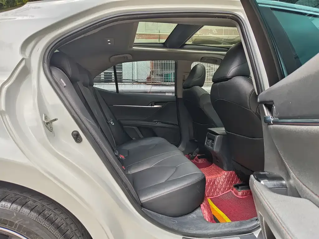 Toyota Camry 2021 из CN, фото 2