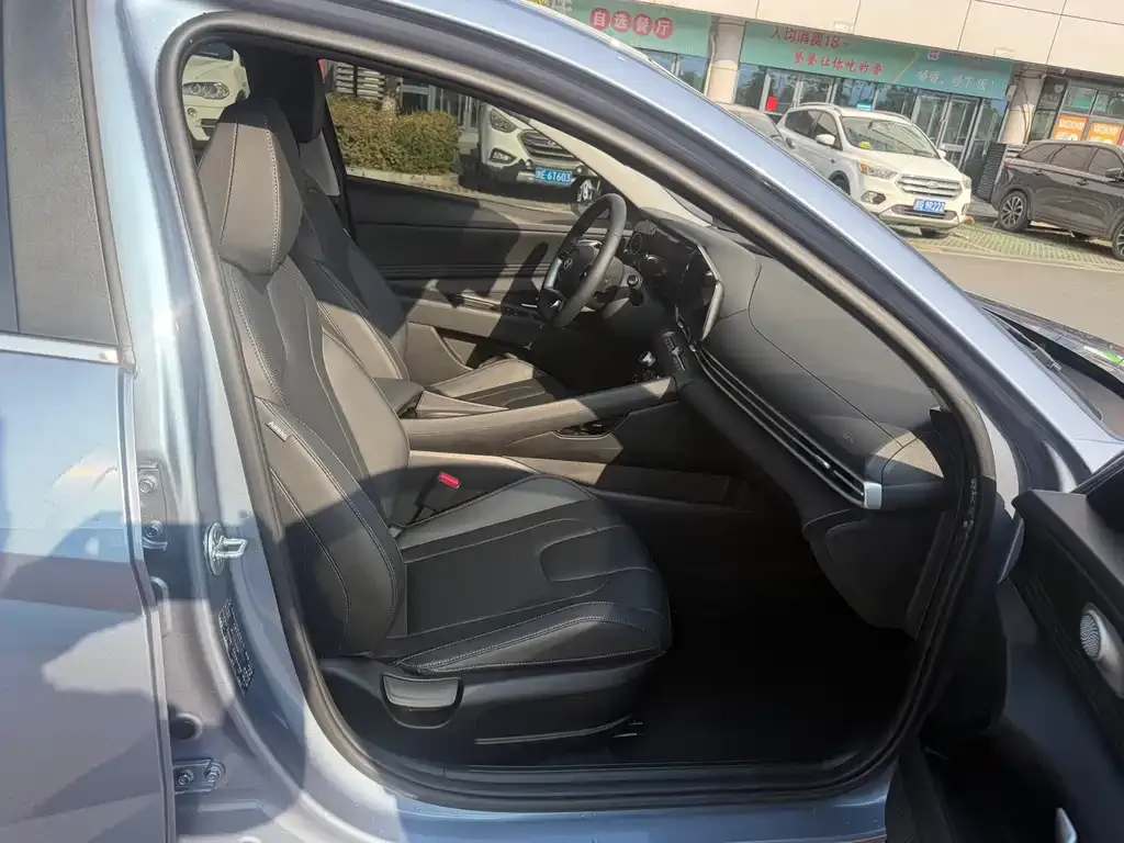 Hyundai Elantra 2025 из CN, фото 4