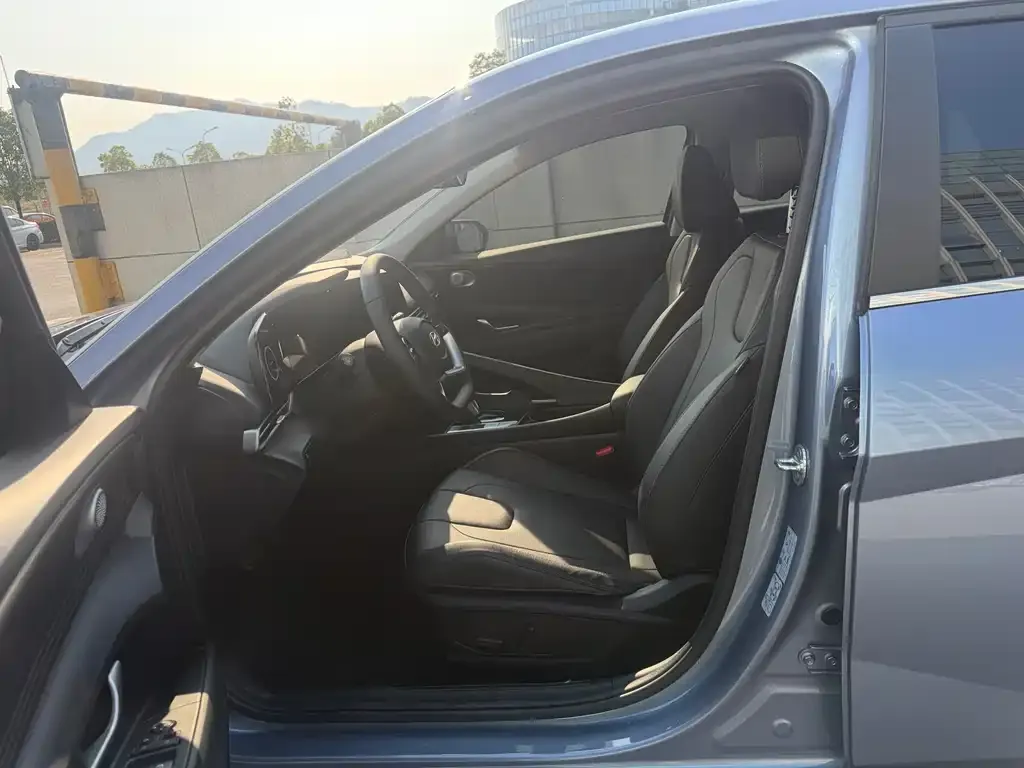 Hyundai Elantra 2025 из CN, фото 8