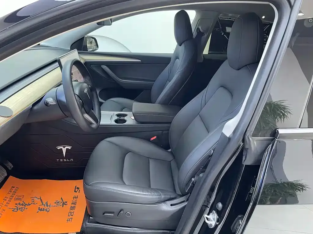 Tesla Model Y — фото 2