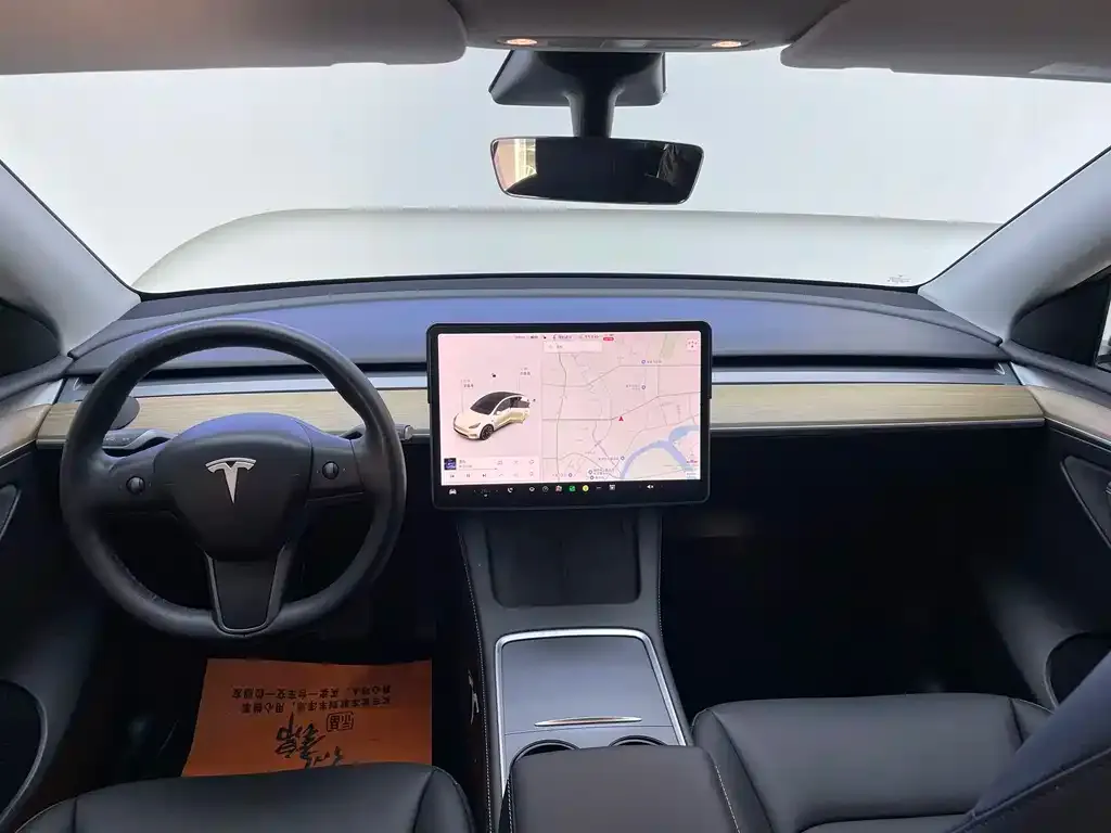 Tesla Model Y — фото 7