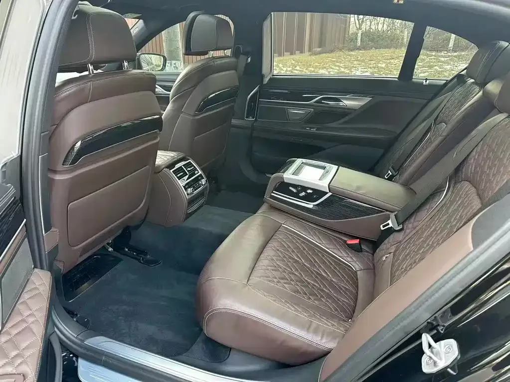 BMW 7 Series 2022 из CN, фото 4