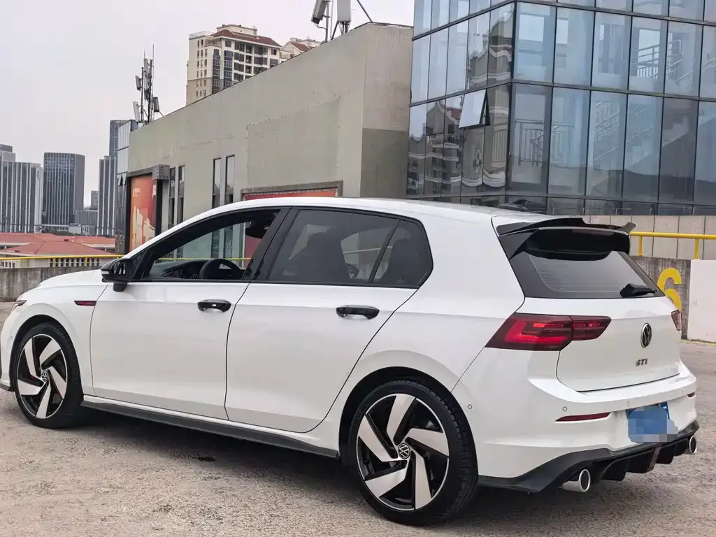 Volkswagen Golf GTI — фото 3