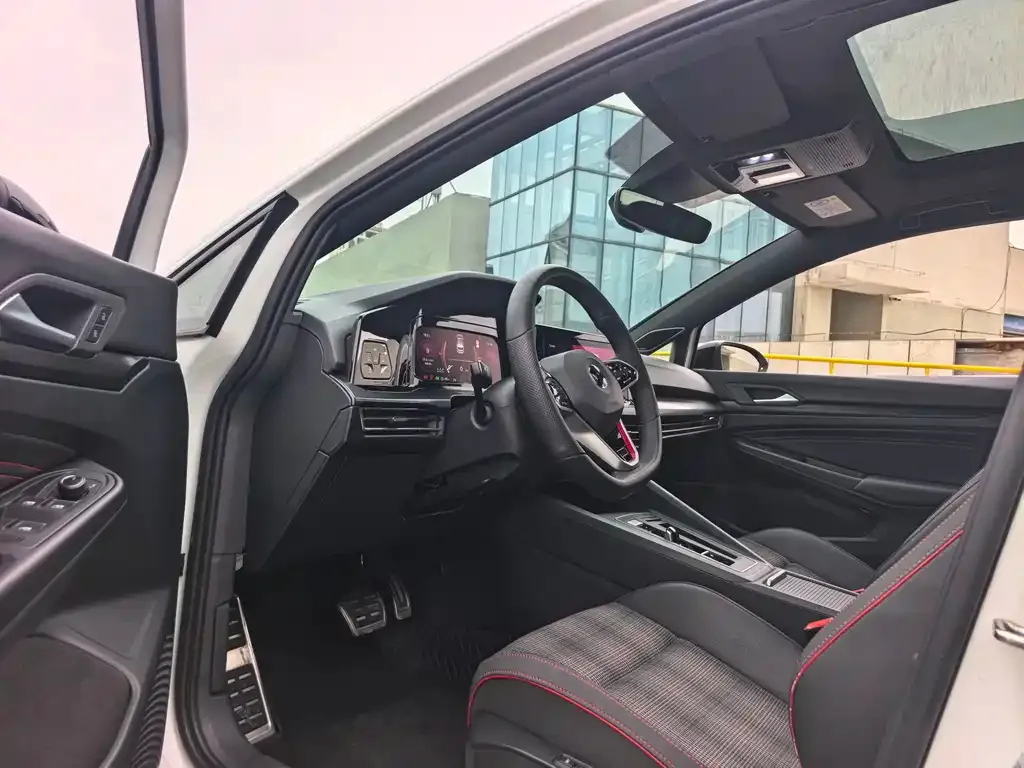 Volkswagen Golf GTI — фото 6