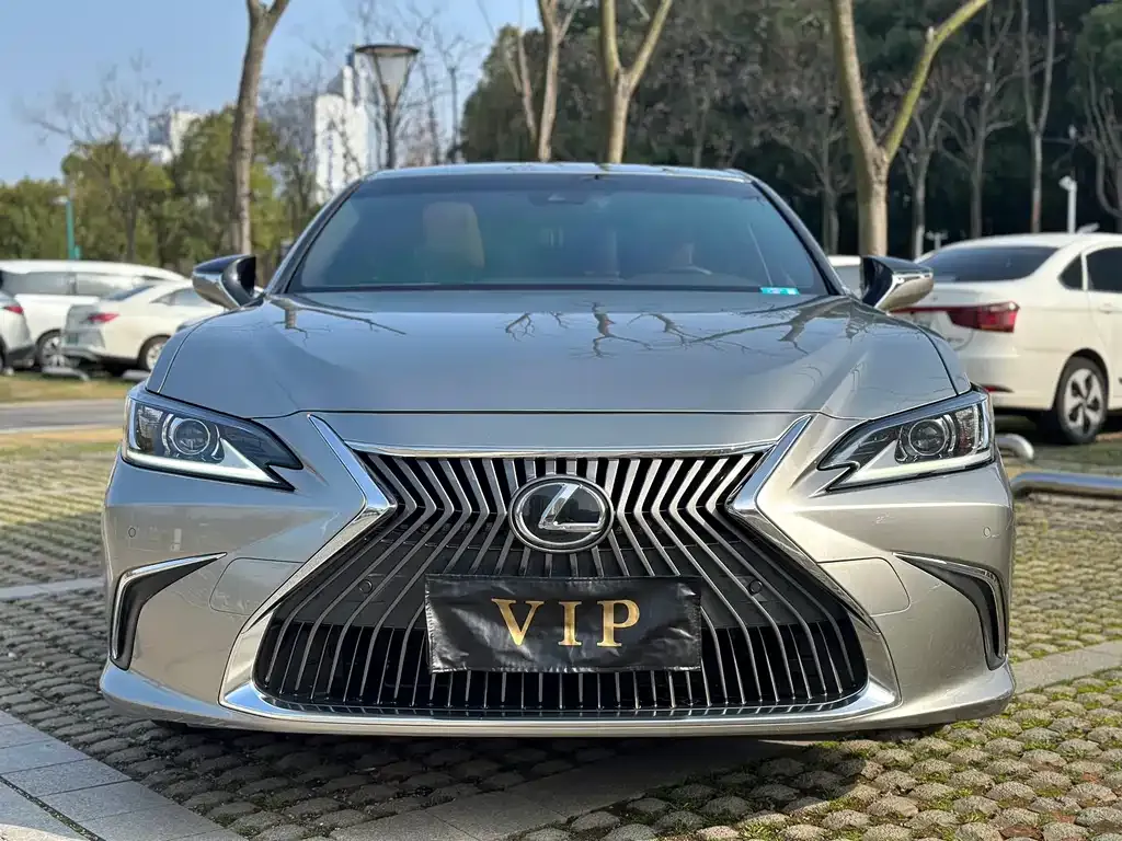 Lexus ES — фото 2