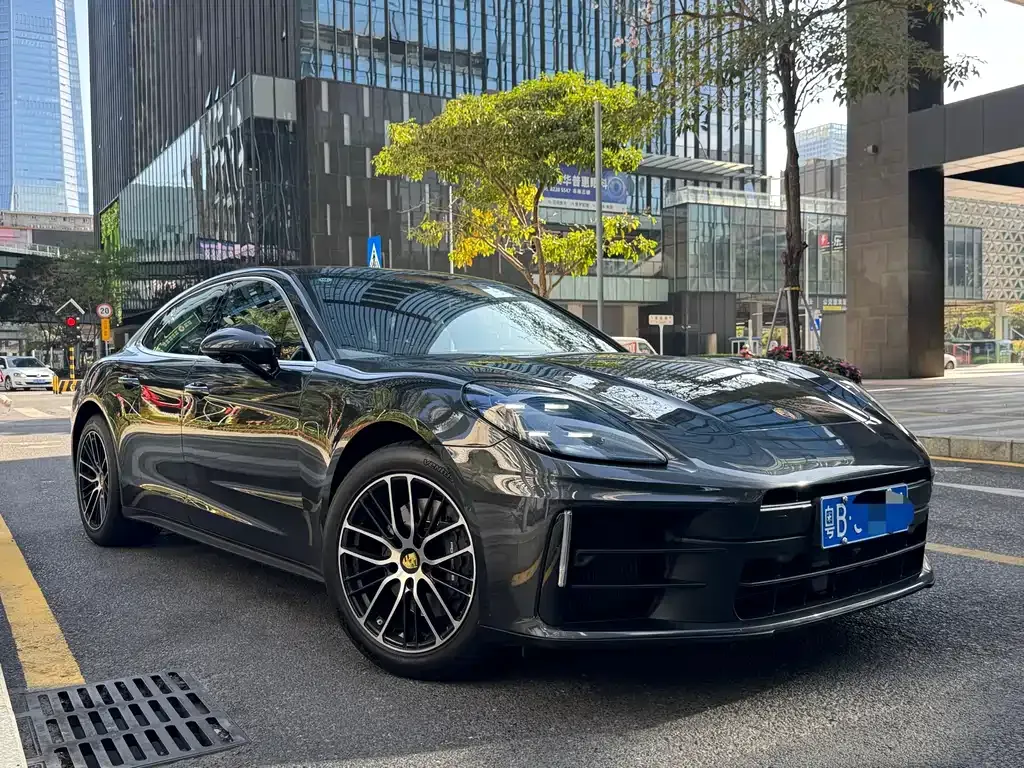 Porsche Panamera — фото 1