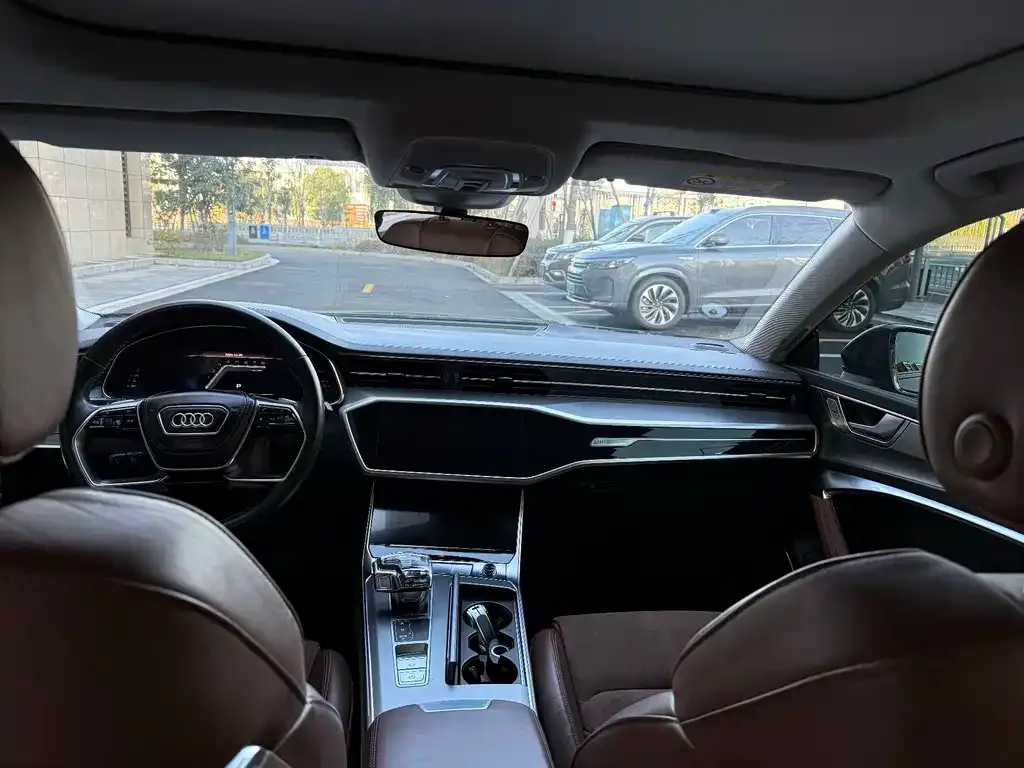 Audi A7L 2024 из CN, фото 5