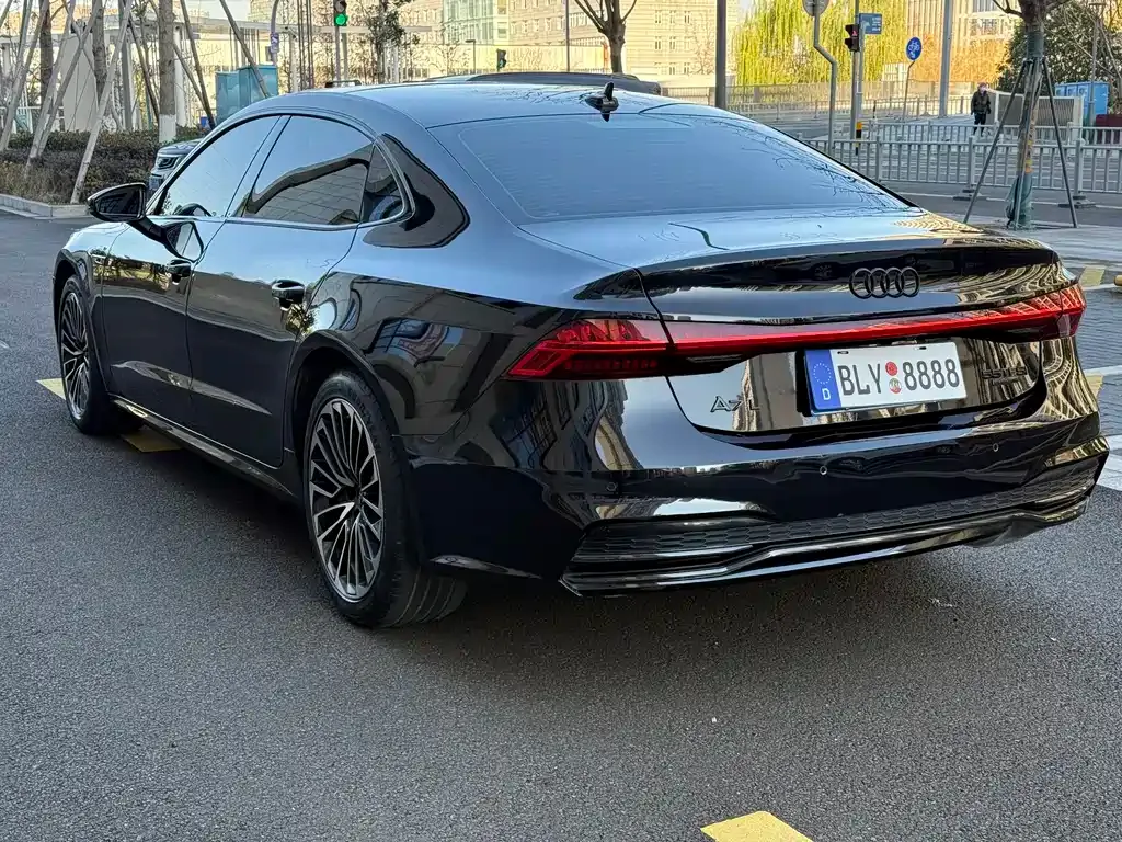 Audi A7L 2024 из CN, фото 9