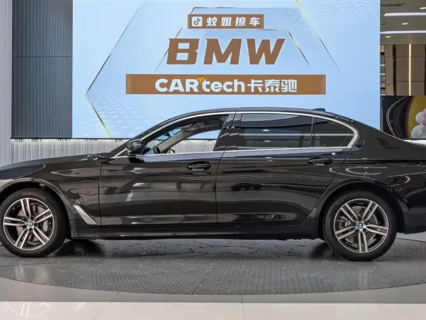 BMW 5 Series — фото 10