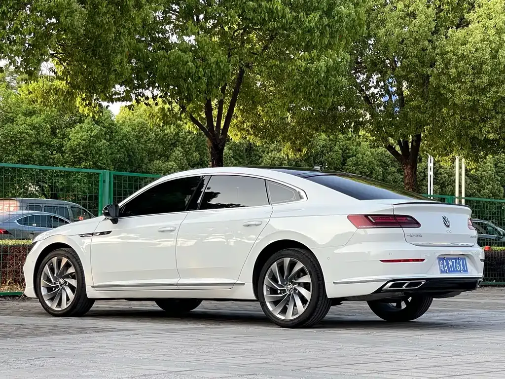 Volkswagen CC 2024 из CN, фото 9