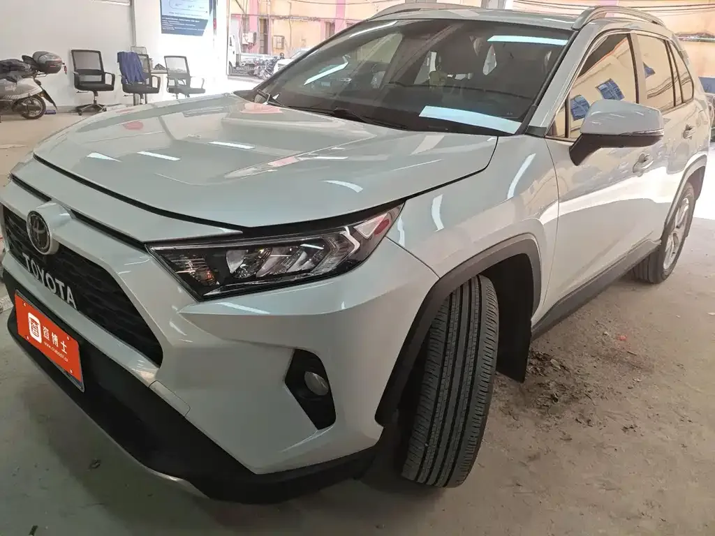 Toyota RAV4 2022 из CN, фото 1