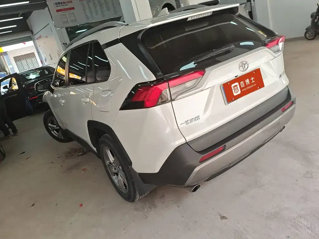 Toyota RAV4 2022 из CN, фото 4