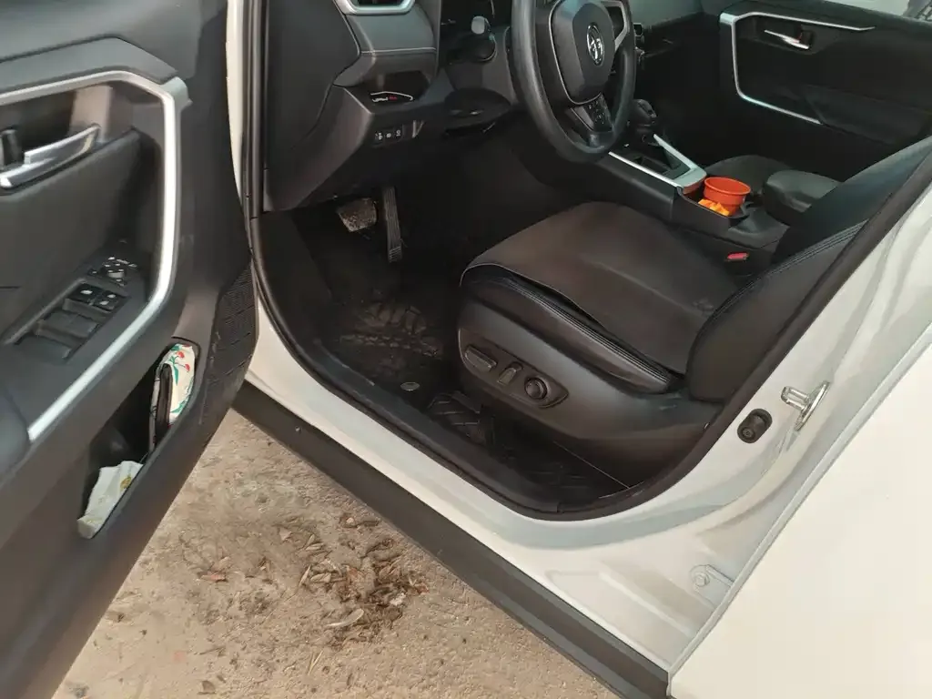 Toyota RAV4 2022 из CN, фото 5