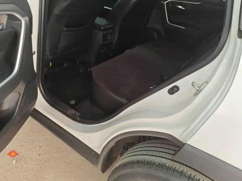Toyota RAV4 2022 из CN, фото 3