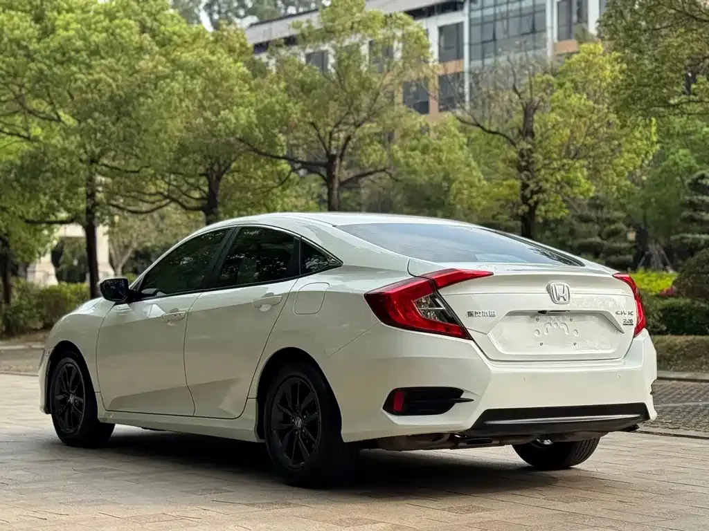 Honda Civic — фото 4