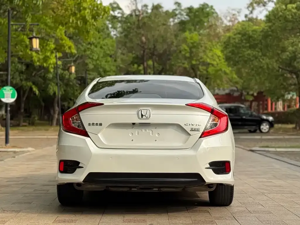 Honda Civic — фото 7