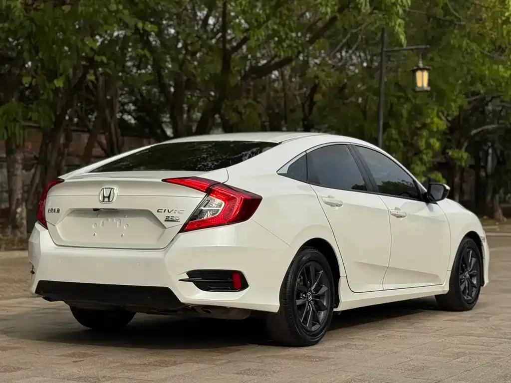 Honda Civic — фото 3
