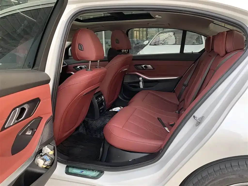 BMW 3 Series 2023 из CN, фото 8