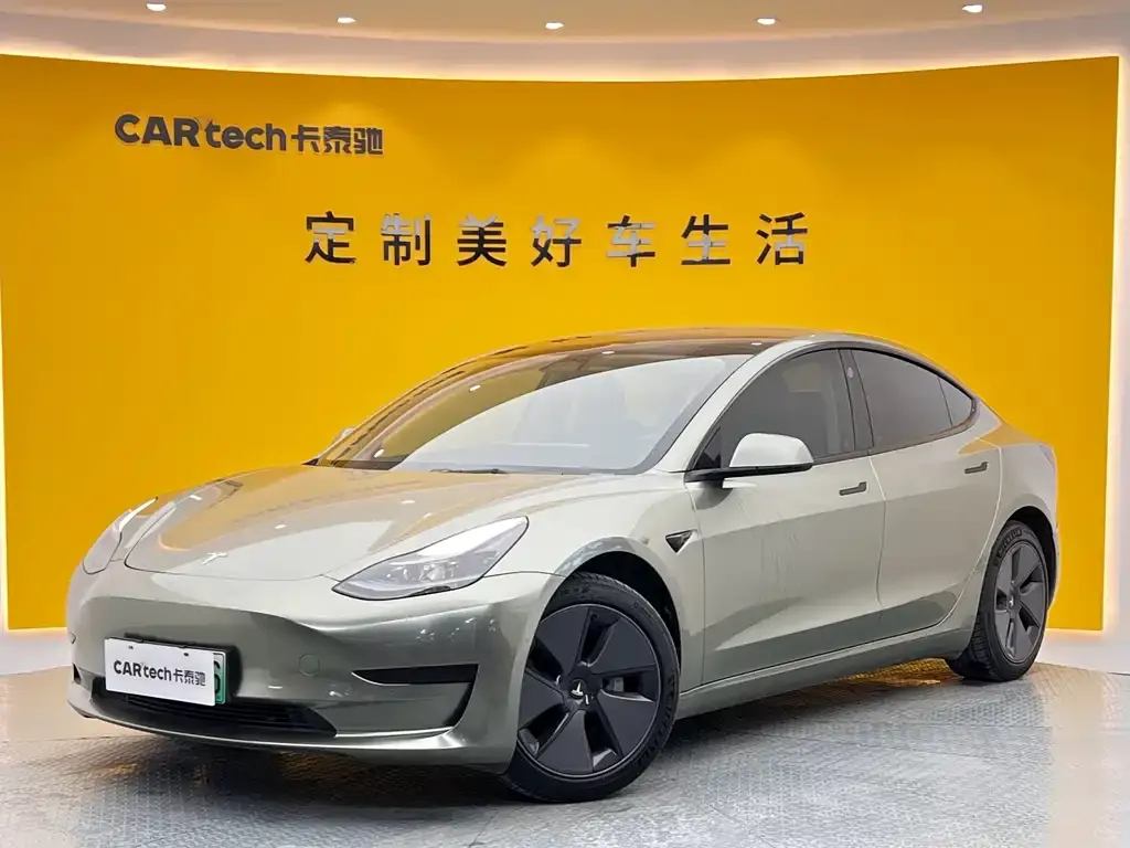 Tesla Model 3 — фото 1