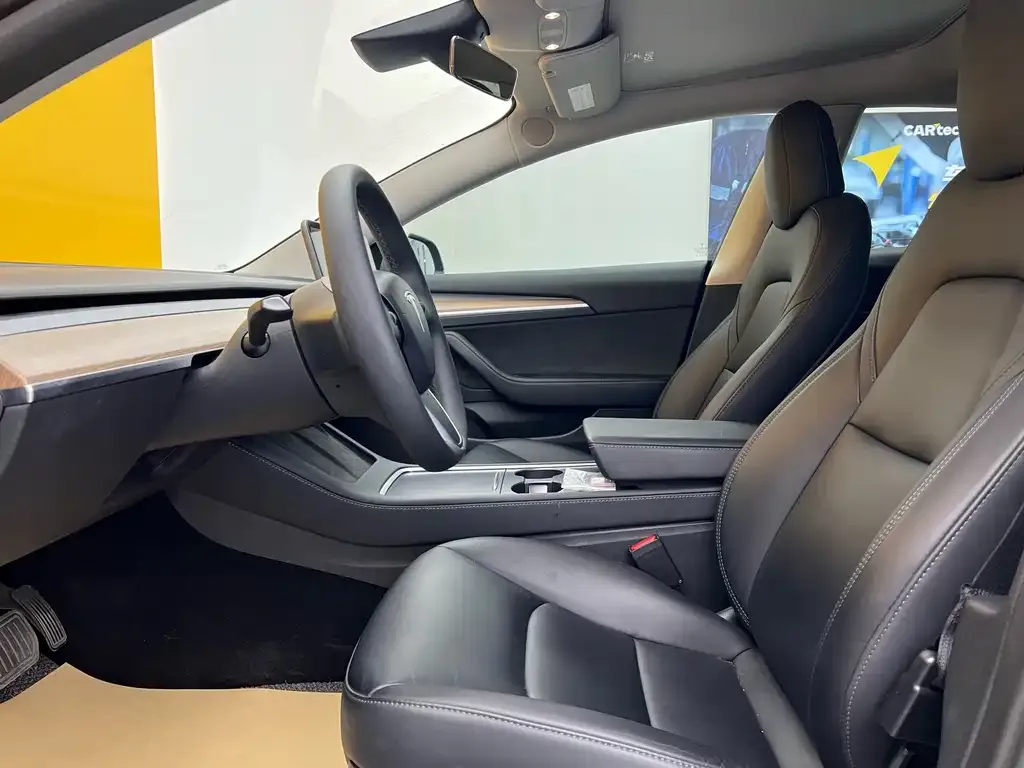 Tesla Model 3 — фото 5