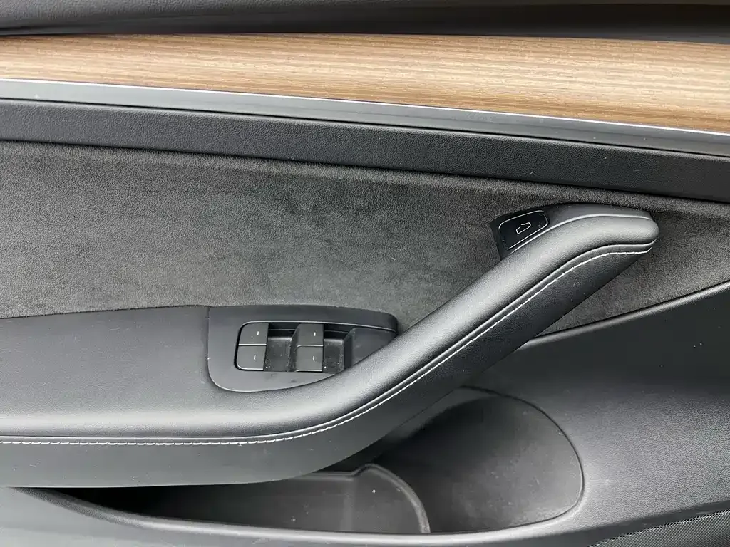 Tesla Model 3 — фото 6